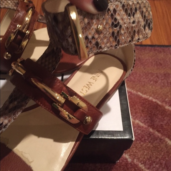 **SOLD**Nine West Sandals Serpent Pattern - Picture 5 of 8